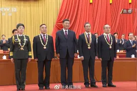 这4个瞬间让我们热泪盈眶……图片