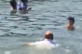 女友跳河轻生，男友相救也遇险，南京两男子跳下了河救人……图片