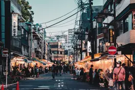 发达的日本为什么满大街电线杆？图片