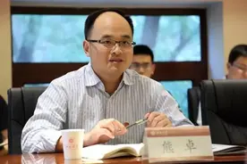 共青团北京市委原书记熊卓返回母校清华任教，任长聘副教授图片