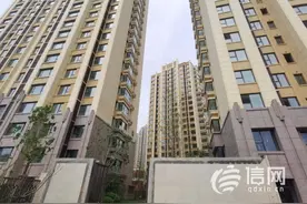 电梯厅精装墙面变白墙 绿地望海领御业主想要个说法图片