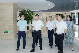 吴兴区领导开展教师节走访慰问活动图片
