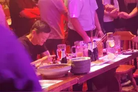 马云现身重庆与王菲隔空对唱？唱罢夜游南滨路，或与阿里入驻弹子石CBD有关图片