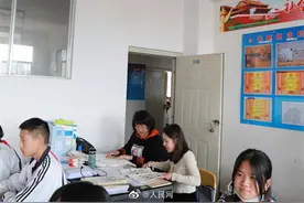 云南一初中把班主任办公室设在教室图片