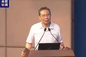 钟南山谈教师精神：老师像蜡烛但不是毁灭自己，而是体现自身价值图片