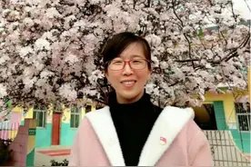 二七区水磨小学校长袁英：“零基础”英语教师 19年撑起乡村孩子求学梦图片