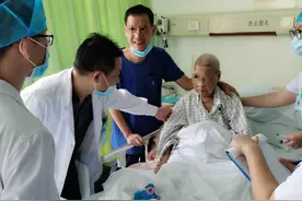 88岁老人心梗后心脏破了个大洞 协和深圳医院心内科团队救回其一命图片