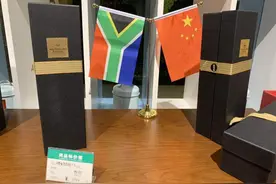 南非米其林专供红酒，100%纯“向日葵蜂蜜”……带你走近今年进博会上的“好吃的”丨买手周记图片