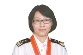 “国门女将”坚守白云机场图片