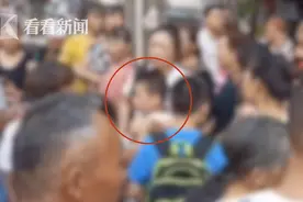 小学生扶摔倒老人反被讹？警方通报：两男孩路边嬉戏撞倒老人图片