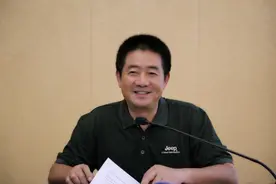 从20人小背篓送书到海南书香文化排头兵——何洋谈海南新华70年图片