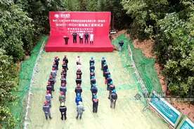 雅中至江西“电力高速”5标段顺利完成架线首牵图片