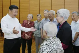 习近平与教师的五个暖心故事图片