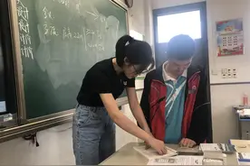 把自己摆进去，把职责摆进去，把工作摆进去图片