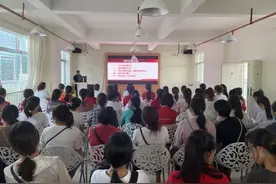 培训演练丨红河建水消防受邀深入北大附属实验幼儿园开展消防培训演练图片