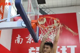 20个全国冠军、数十位职业球员，南京九中让“校园球员职业化”成真图片