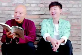 老牌笑星短视频里乘风破浪图片