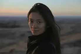 华人导演赵婷作品《无依之地》获威尼斯金狮奖！系宋丹丹继女图片
