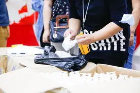 济南韩氏整形外科医院社区公益行，慰问防疫先进集体志愿者图片
