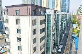 企业自掏腰包让小区走进“电梯时代”图片