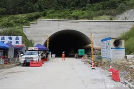 驱车1300多公里，十堰郧阳工作专班赶到广西百色隧道塌方事故现场图片
