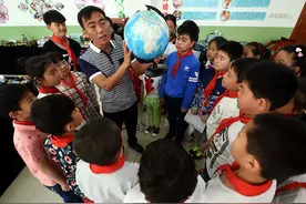 部分中小学教师男女比例失衡：招男老师为啥难？图片