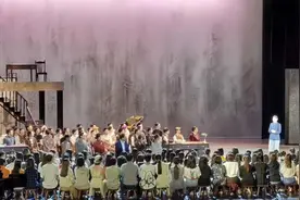 《电波》上演超过150场，央视《大幕开启》解码“出圈”奥秘：他们走进了英雄的精神世界图片