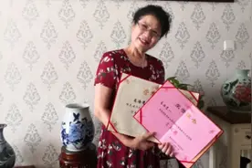 崂山区金家岭街道书香门第社区高海鹰：带领“好姐妹”跳出老年人风采图片