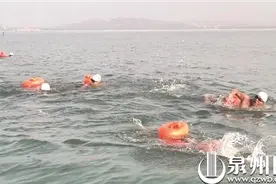 惠安19名游泳爱好者畅游18.9公里 横渡“最美海域”图片