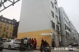 一户不签字，老小区拆迁搁浅，居民商量凑40余万补偿“钉子户”图片