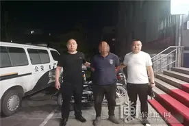 男子搜集摩托车钥匙，盗窃得手图片