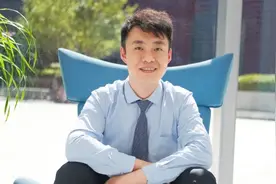 陶勇受伤近8月左手未恢复触觉，若不做医生会去写小说图片
