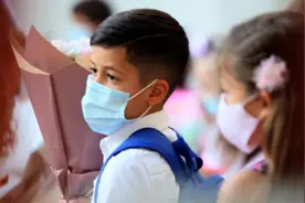 时隔半年，阿尔巴尼亚中小学生重返校园视频封面