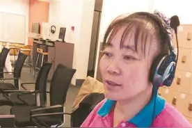 缤纷多彩绘小康｜陈芳应：从清洁阿姨到英语“学霸”图片