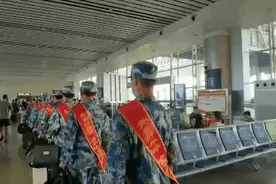 出发！今年我市第一批入伍新兵踏上军旅征程图片