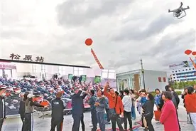 新兵起运，背囊里装点啥？图片