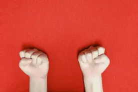 一分钟！测出你的大脑健不健康~一双手，就能防老年痴呆图片