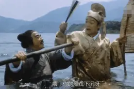 当一艘船沉入海底……图片