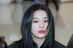 韩国SM唯一单眼皮女Idol，又慵懒又飒的穿搭高手图片