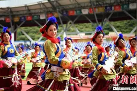 四川甘孜藏族自治州成立70周年庆祝大会在康定举行图片