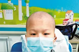 “我想陪三个儿子长大，一个都不要少！”图片