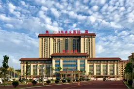 圣手托起“心”希望，悬壶济世救膏肓——专访鲁东医院妙手神医崔连群图片