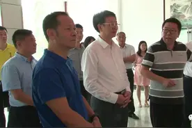 湖北工业大学到麻城调研市校合作！湖北工业大学党委书记李克勤与麻城市委书记杨遥、市长蔡绪安座谈图片