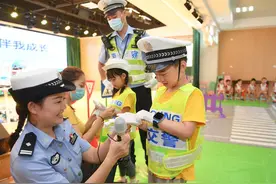 福州：交通安全教育进校园图片
