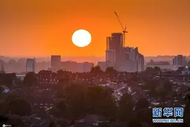 英国利兹日落唯美 晚霞漫天图片
