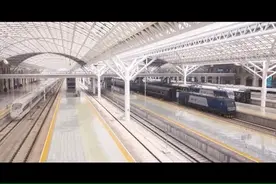 超硬核！老爸开高铁送儿子入伍参军图片