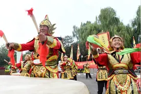 河北沙河：擂响战鼓 喜迎丰收图片