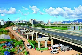 深汕西高速改扩建惠州段全面施工 全线双向8车道图片