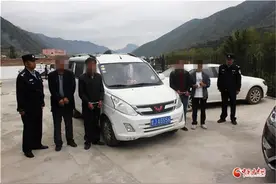 甘肃：持枪非法狩猎图片