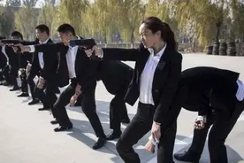法媒探访中国“保镖学院”：更重防黑客，找窃听器是必备技能图片